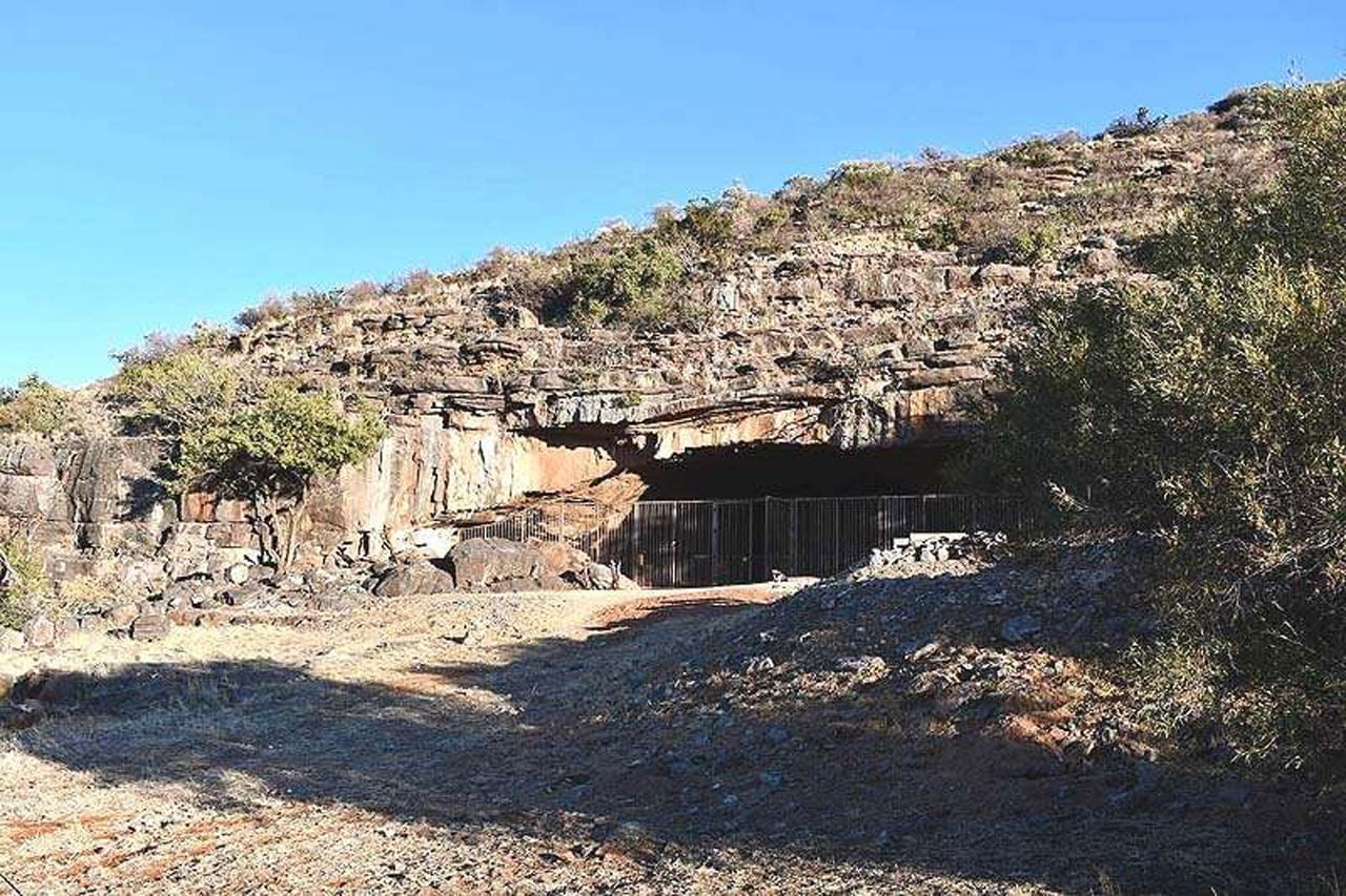 la-grotte-sud-africaine-detient-la-plus-ancienne-preuve-d'activite-humaine-existante