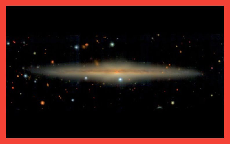 Des astronomes observent une vue en coupe de la galaxie UGC 10738.