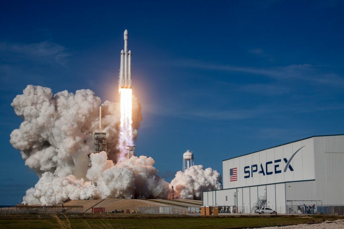 Comparaison entre SpaceX et Blue Origin : Qui gagne et pourquoi ?