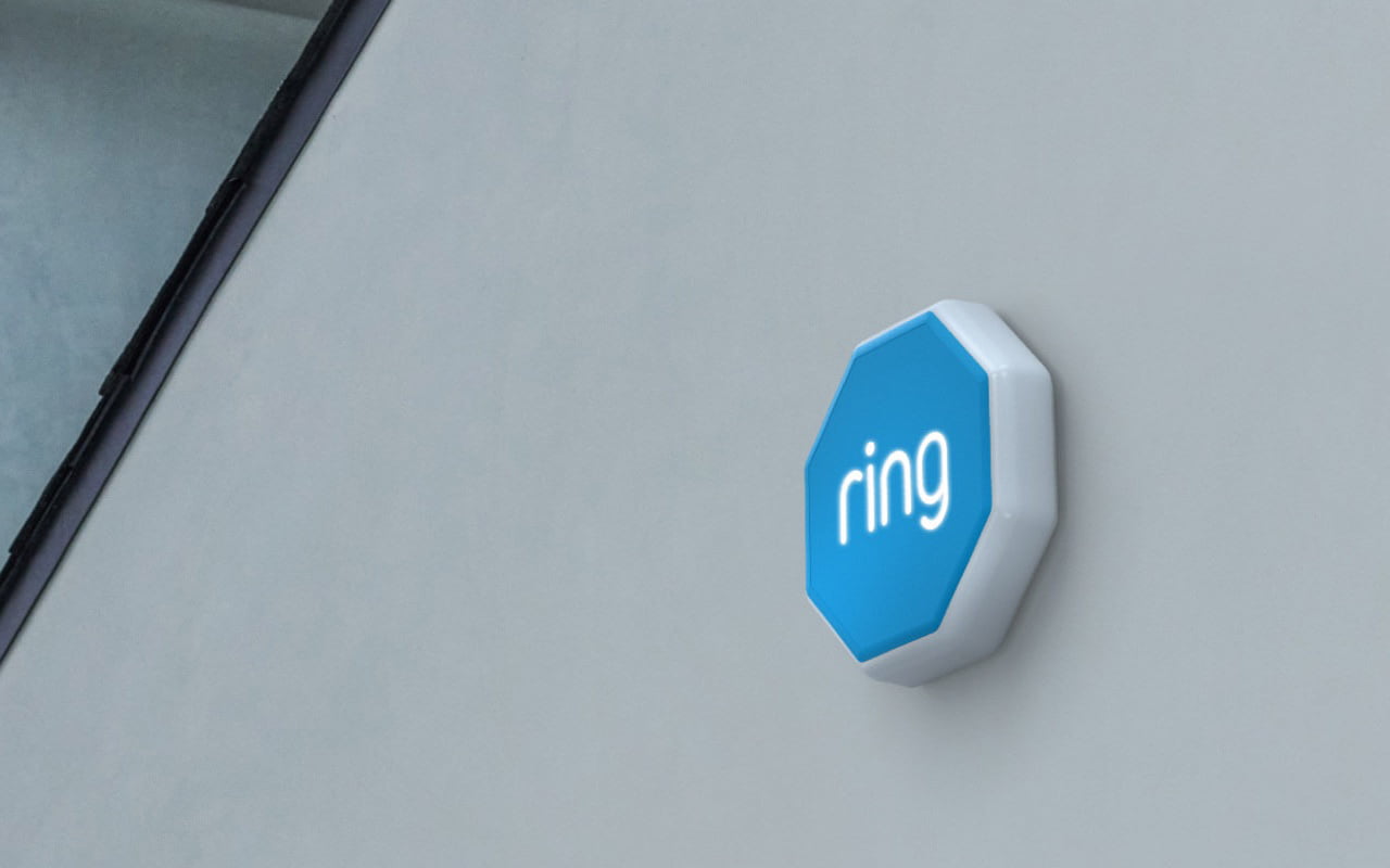 Ring d'Amazon est accusé par l'ADT pour son design en octogone bleu.