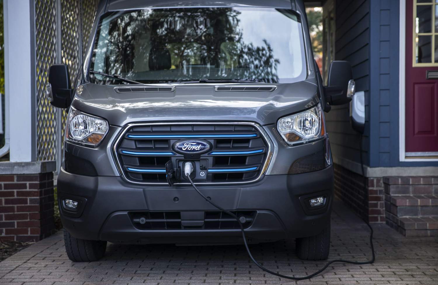 Ford réduit le prix de l'E-Transit avant le lancement du fourgon électrique