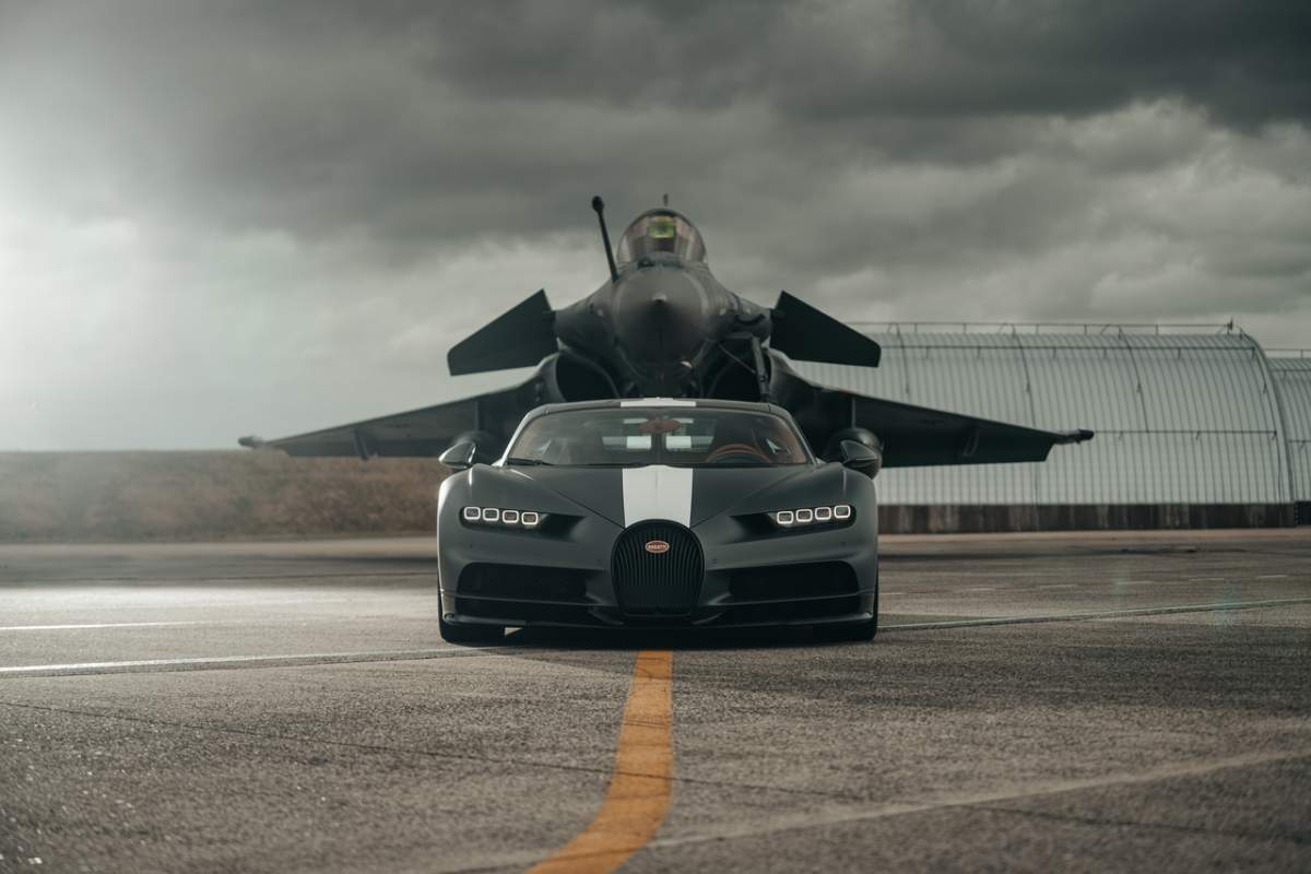 Bugatti Chiron Les Légendes du Ciel affronte le Rafale Marine de Dassault img 1 Bugatti Chiron Les Légendes du Ciel affronte le Rafale Marine de Dassault img 1