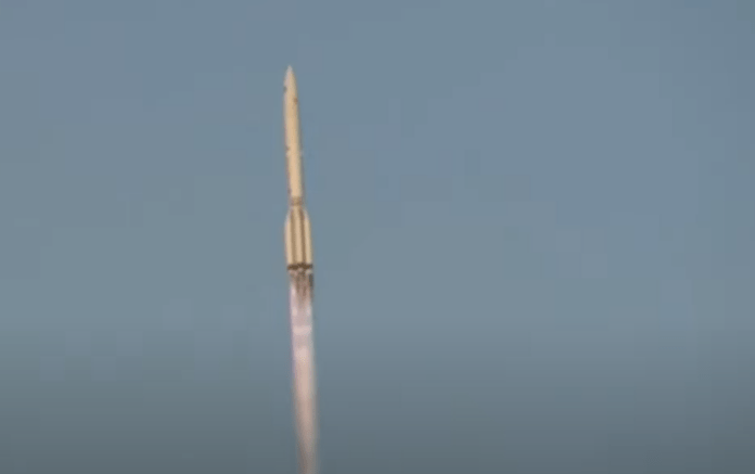 Nauka navette russe de recherche polyvalente se dirige enfin vers l'ISS.