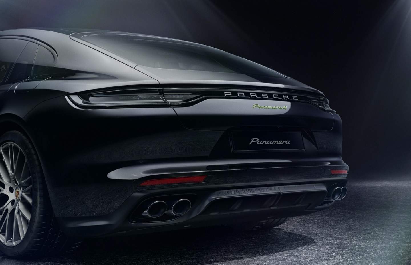 Avec la Porsche Panamera Platinum Edition 2022, le quotidien est formidable.