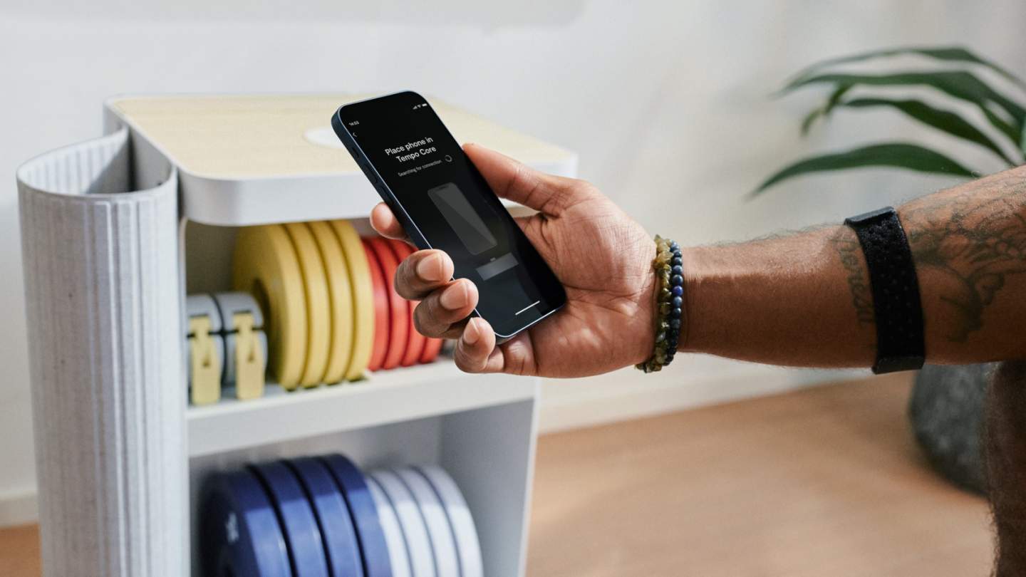 La salle de sport Tempo Move, à 400€, est basée sur un iPhone intelligent.