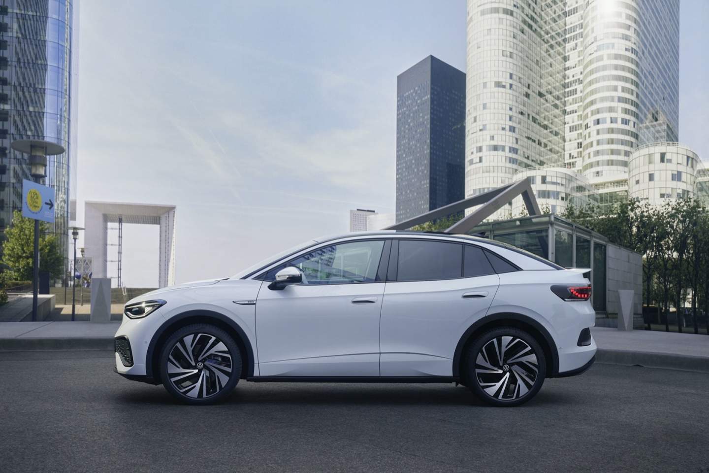 Les véhicules VW ID.5 et ID.5 GTX 2022 offrent un style plus épuré aux SUV électriques