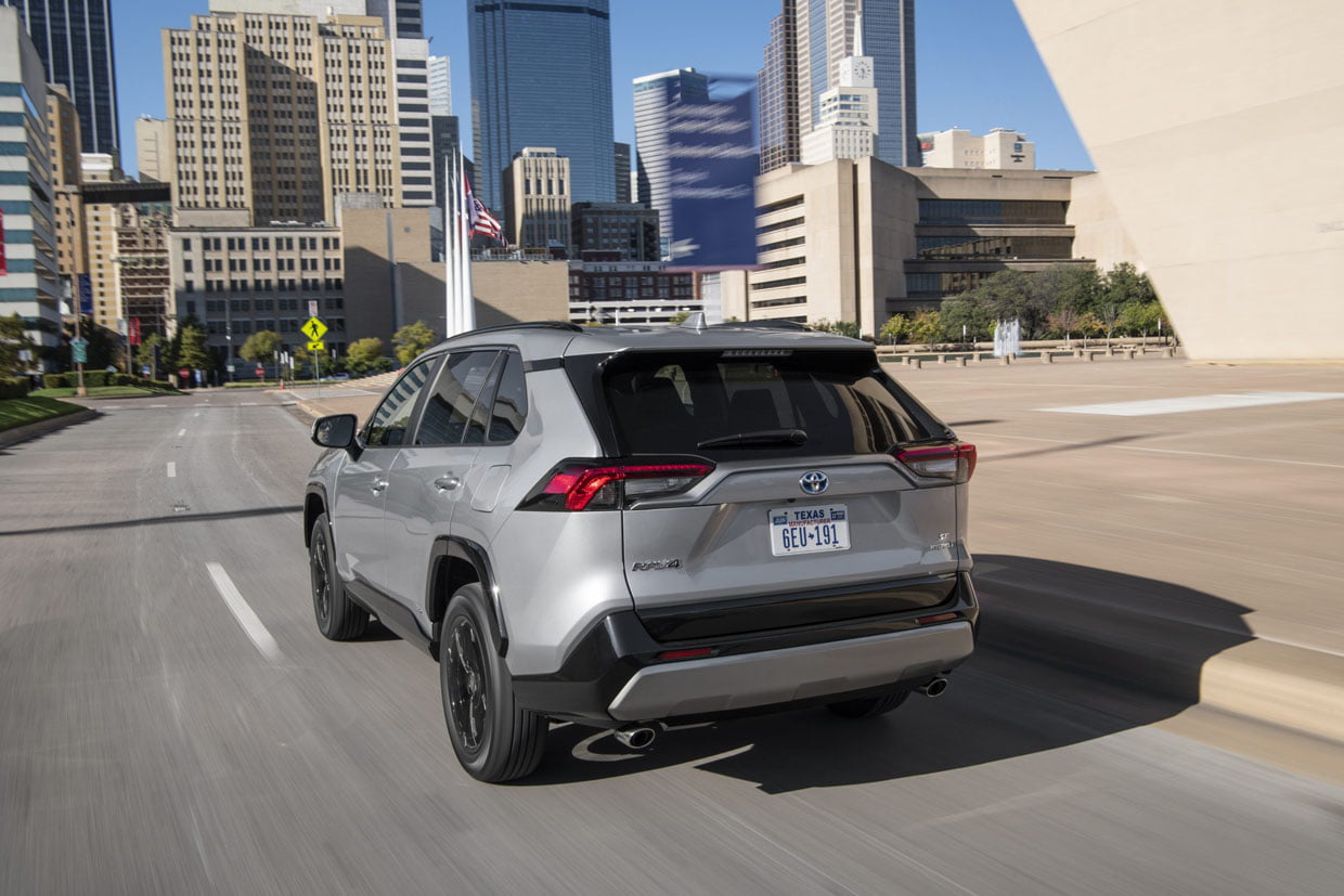 Toyota dévoile la version 2022 du RAV4 SE Hybride-5