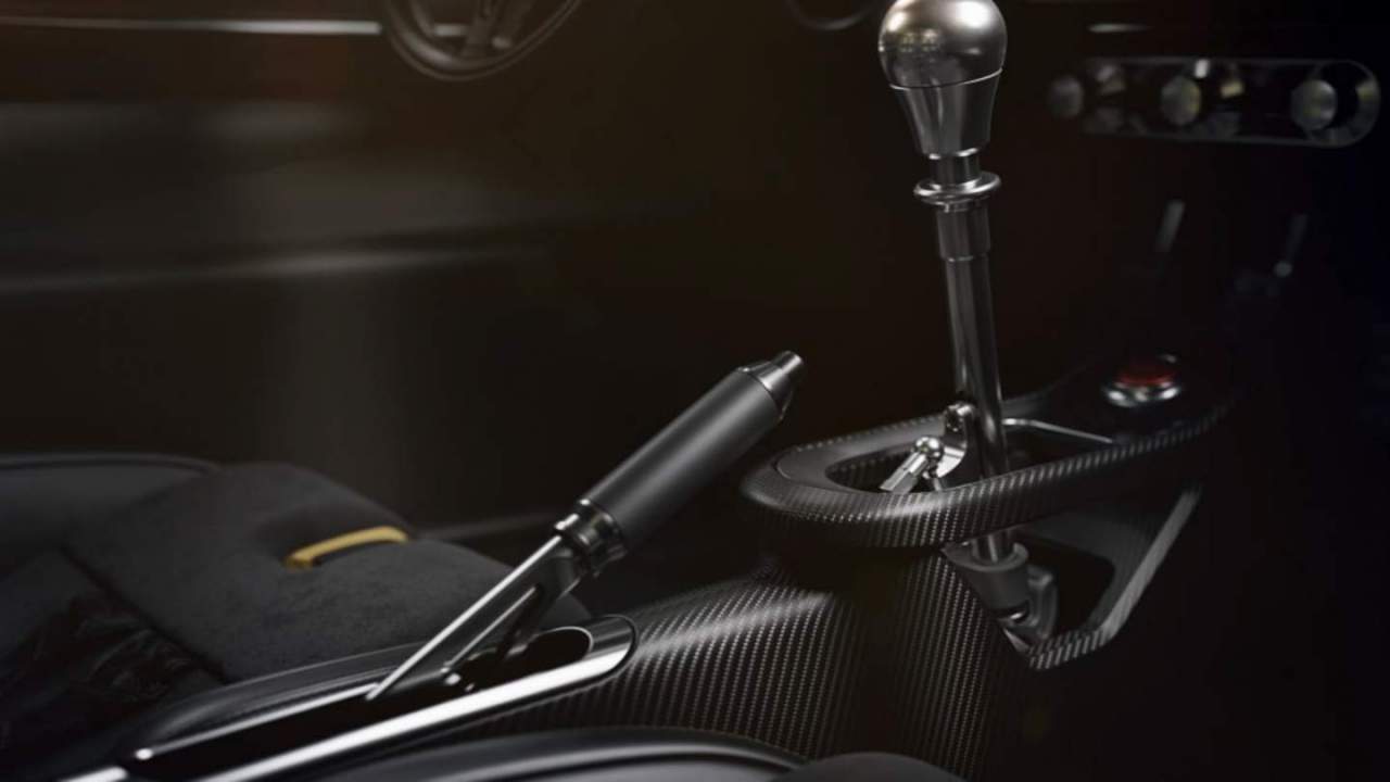 Lotus Radford Type 62-2 a un intérieur rétro-moderne par Bremont