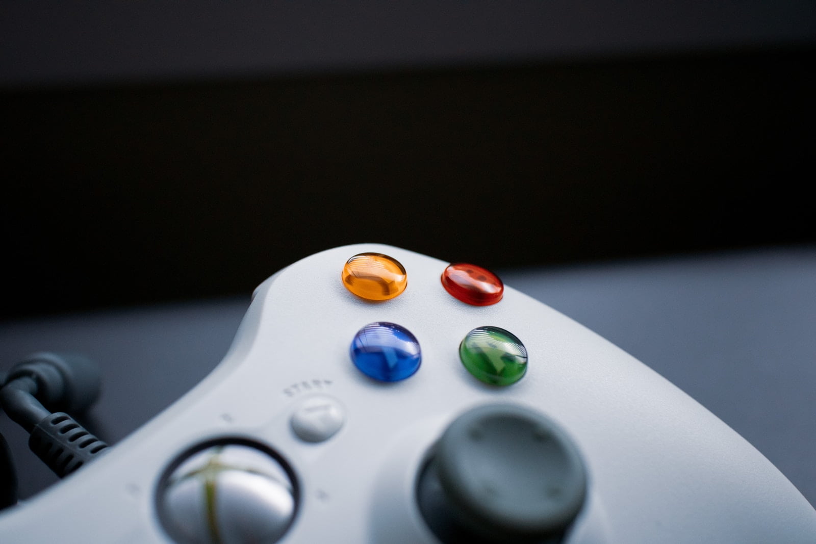 Le PDG de la Xbox, Phil Spencer, veut impliquer toute l'industrie dans l'émulation. Le PDG de la Xbox, Phil Spencer, veut impliquer toute l'industrie dans l'émulation.