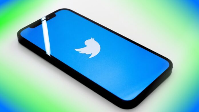 Twitter Tips arrive sur Android : comment ajouter des liens à un profil ?
