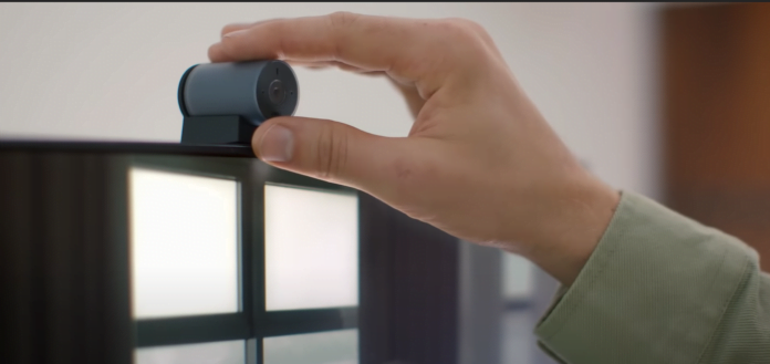 La Webcam Concept Pari de Dell, ultra-portable, se fixe presque partout.