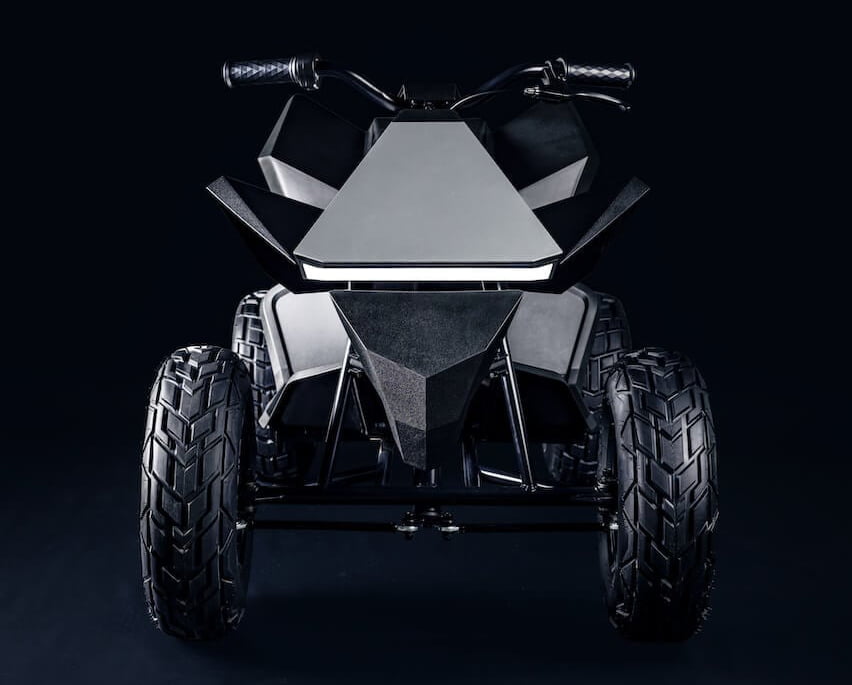 La cyber-quad Tesla pour enfants est un test de patience à 1 900 $.