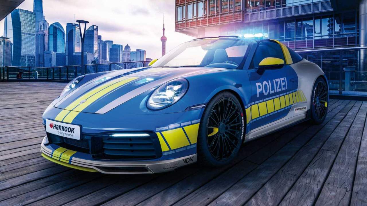 La police allemande fait appel à TechArt pour équiper une Porsche 911 Targa 4 afin de mettre en valeur la sécurité routière.