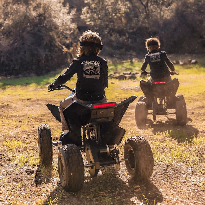 Le Cyberquad Tesla pour enfants est un test de patience à 1 900 $.