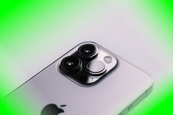 L'appareil photo de l'iPhone 15 se pliera à un nouveau zoom selon un analyste.
