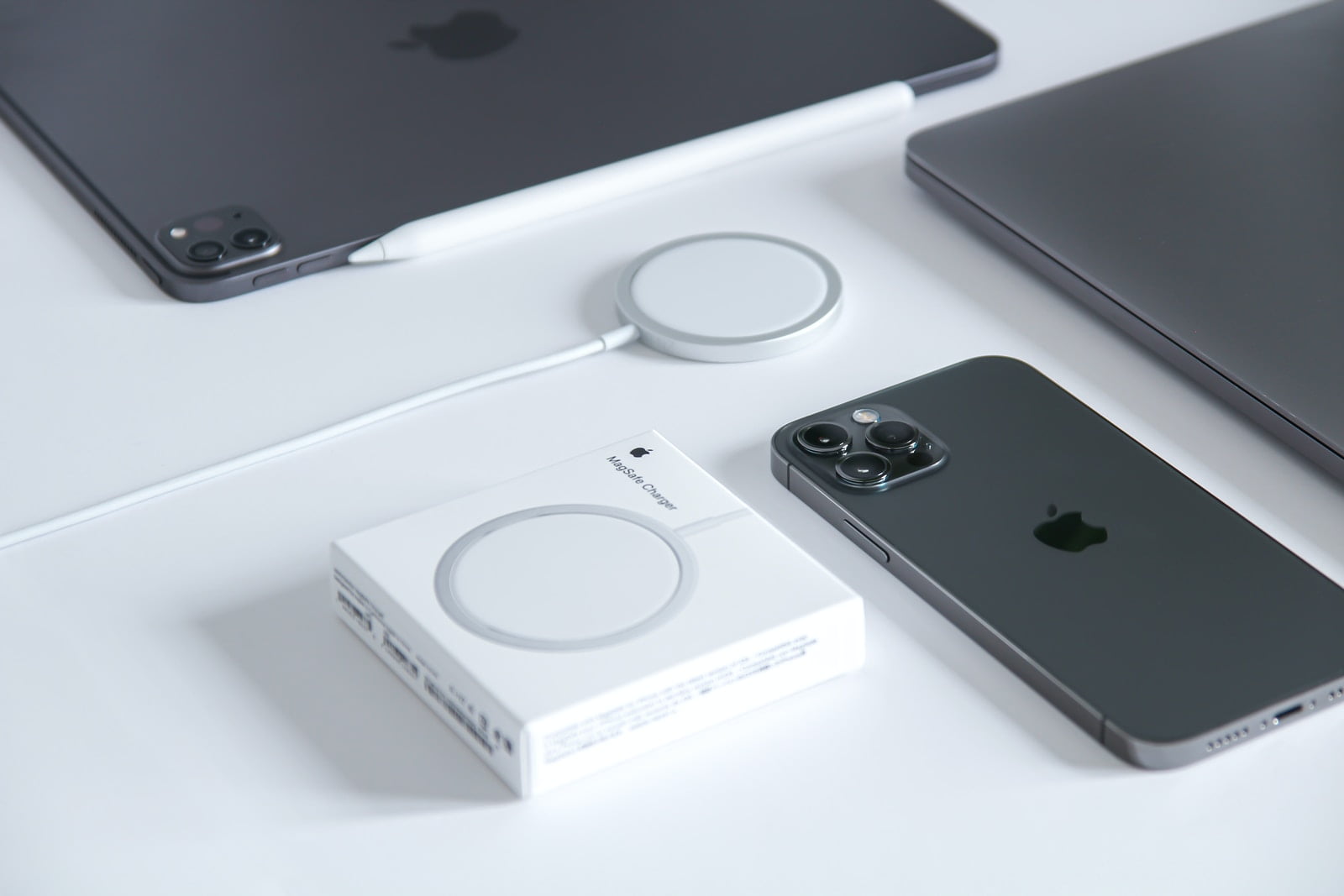 Pourquoi Apple a-t-il investi dans la stratégie de la technologie laser ?