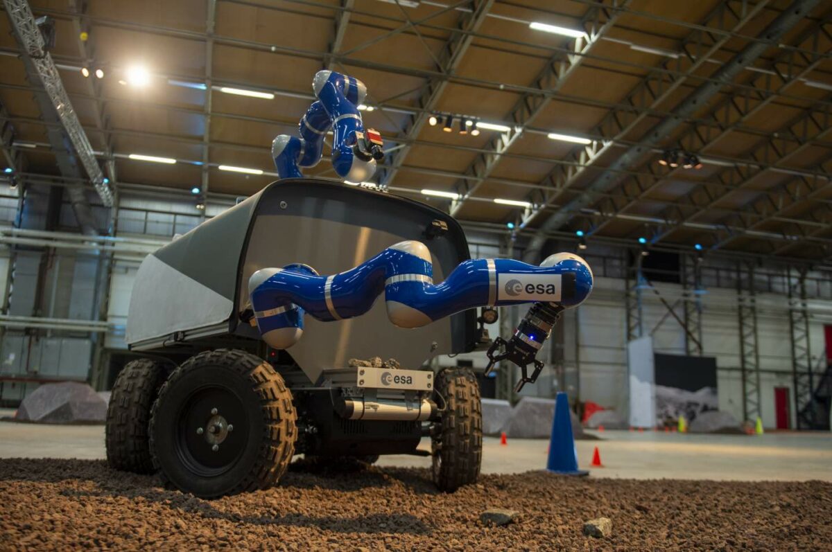 Ce-robot-telecommande-prend-ses-commandes-depuis-lespace.jpg