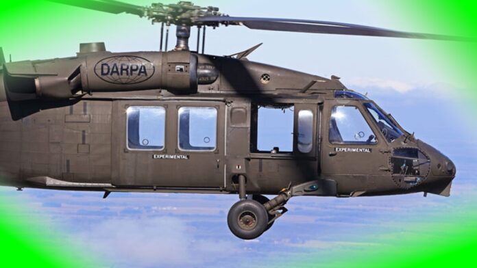L'hélicoptère autonome Black Hawk de la DARPA a volé sans pilote.