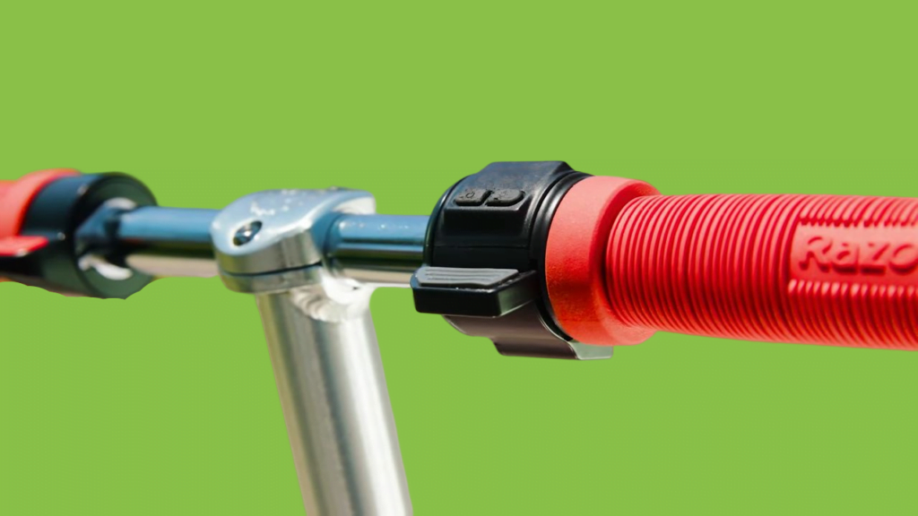 La trottinette électrique Razor Icon grosse, lourde et amusante.TECAVIS.FR.PNG
