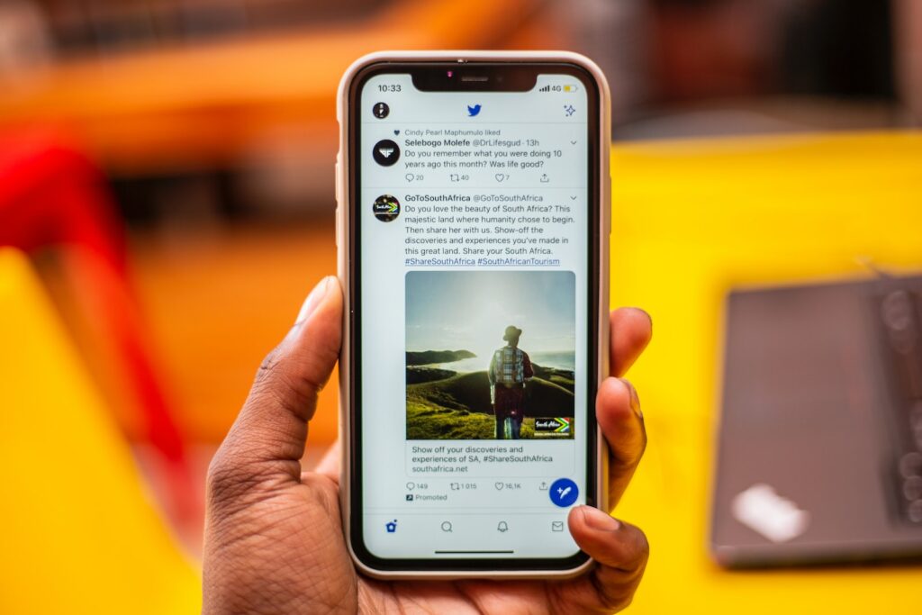 Élon Musk compte réintégrer les utilisateurs suspendus de Twitter