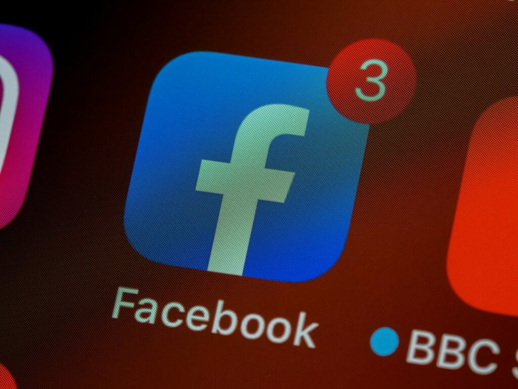 Facebook pourrait interférer avec votre téléphone. Voici ce que nous savons